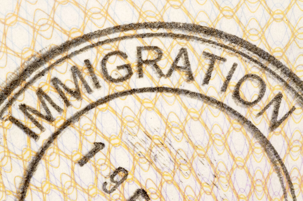 移民入境印章。